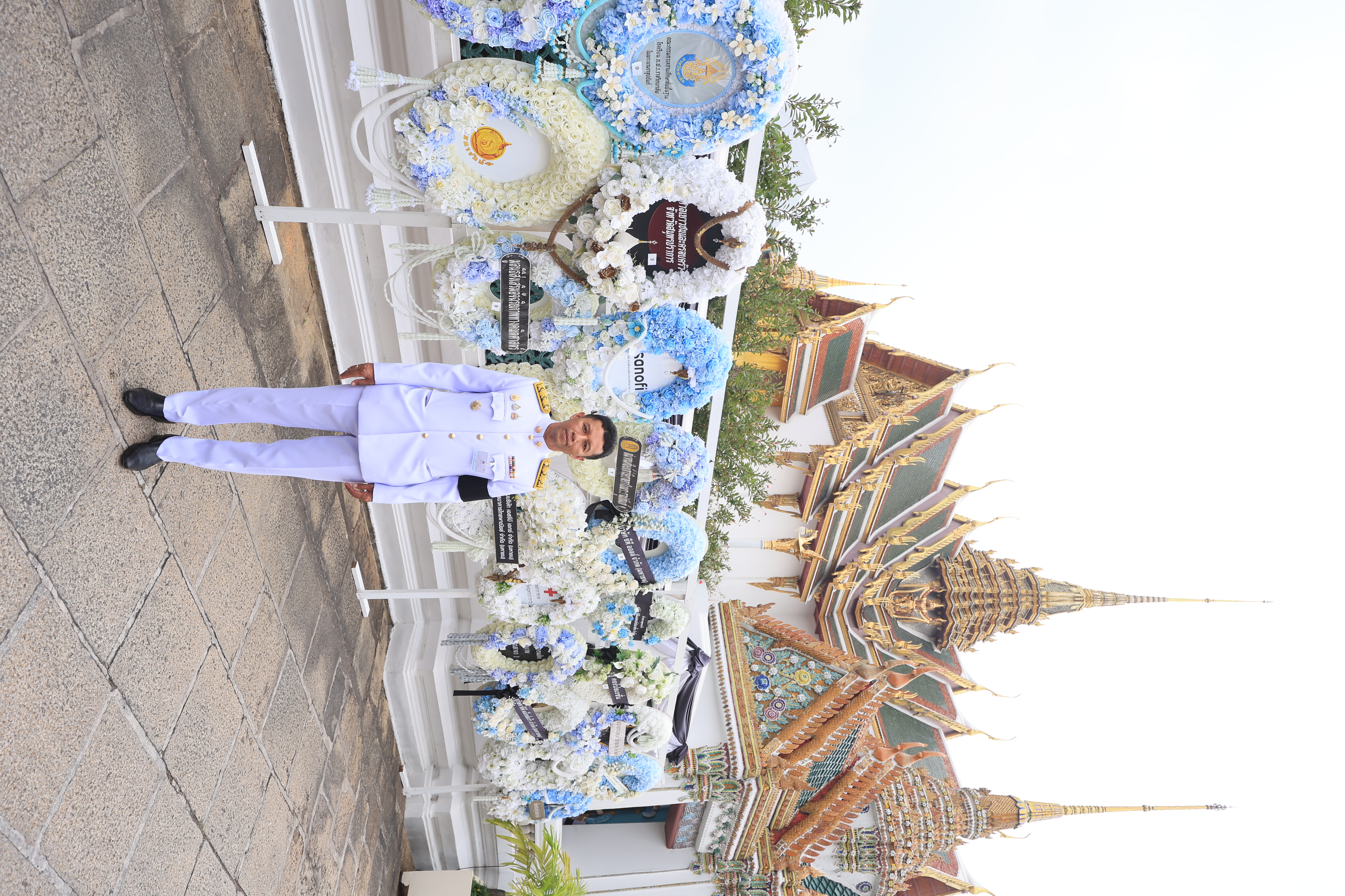title - คณะผู้บริหาร ส.ป.ก. ร่วมผลัดเวรเฝ้าฯ พระพิธีธรรมสวดพระอภิธรรมพระบรมศพ สมเด็จพระนางเจ้าสิริกิติ์ พระบรมราชินีนาถ พระบรมราชชนนีพันปีหลวง